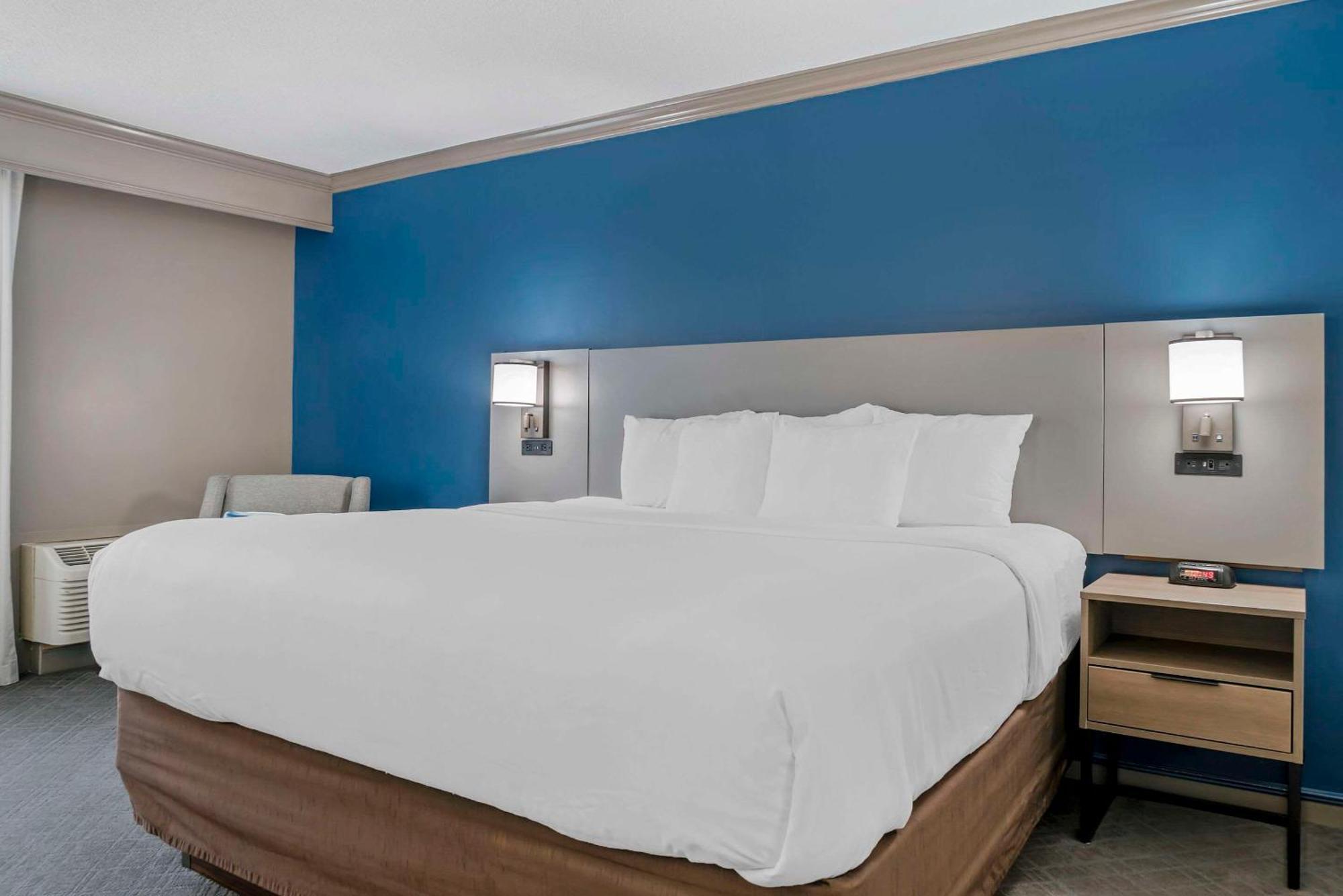 Comfort Inn Plainwell Екстериор снимка