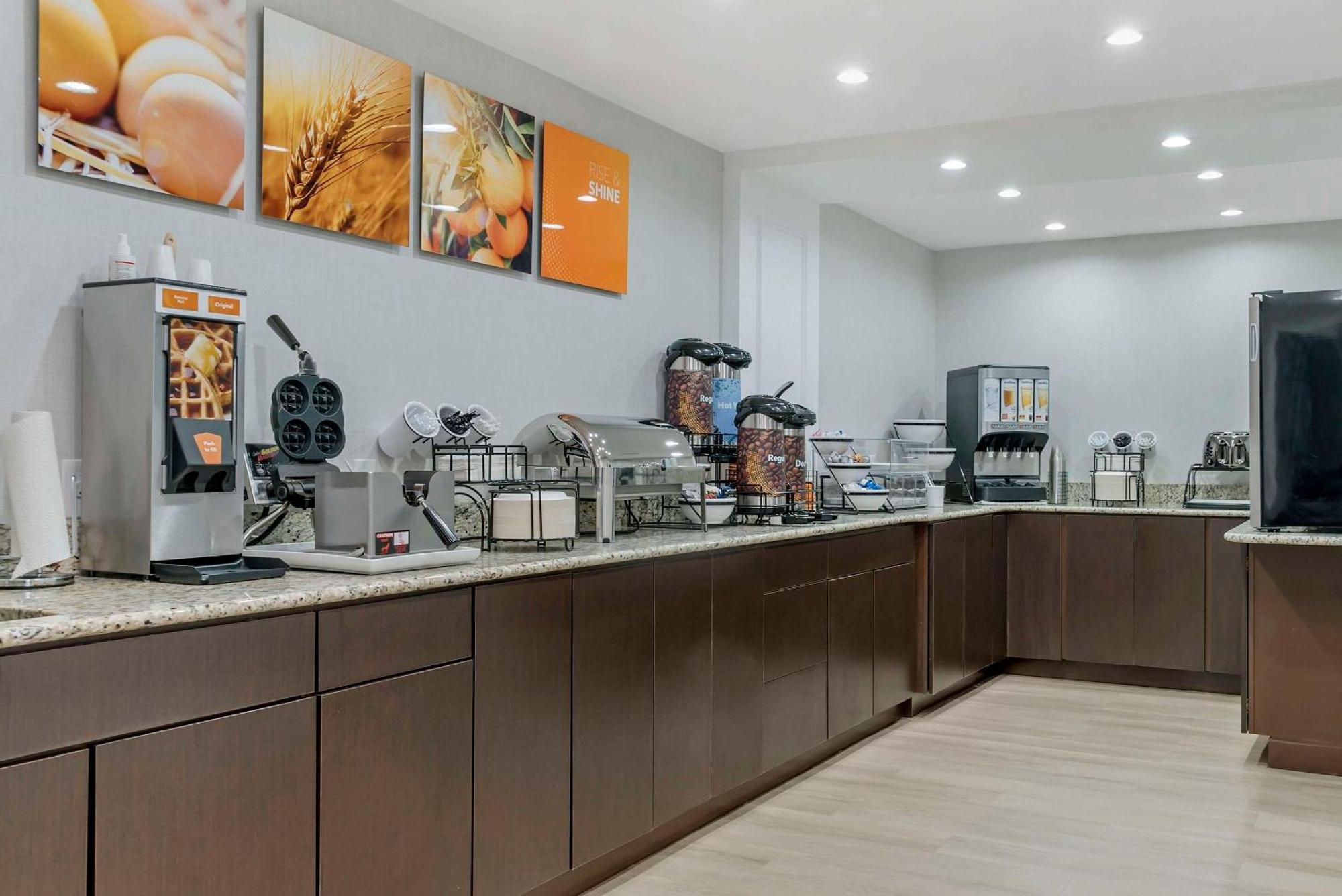 Comfort Inn Plainwell Екстериор снимка