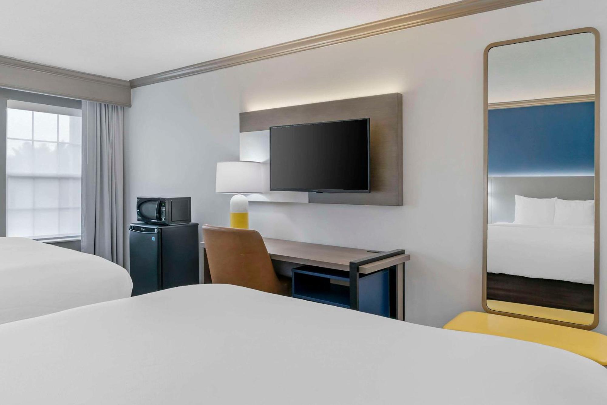 Comfort Inn Plainwell Екстериор снимка